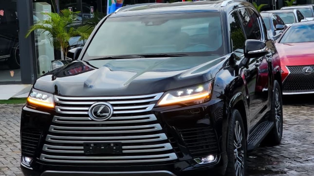 2025 LX600