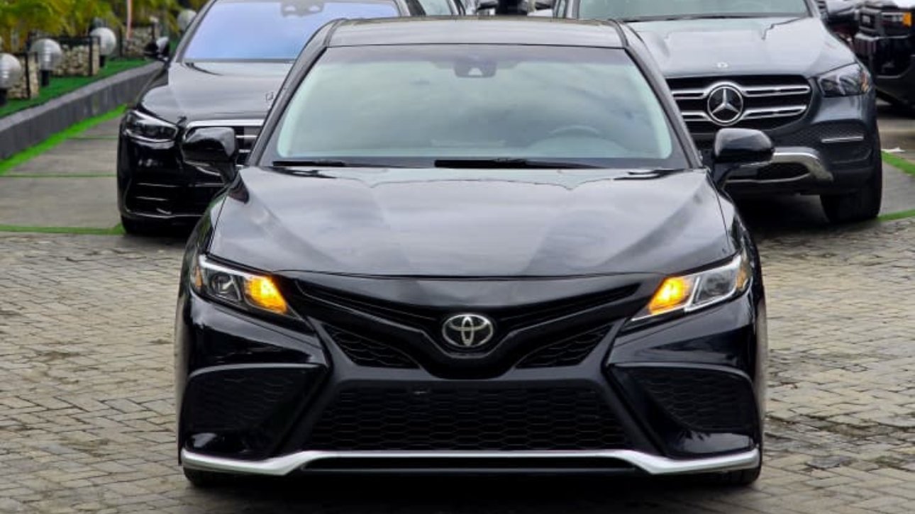 Toyota Camry 2021